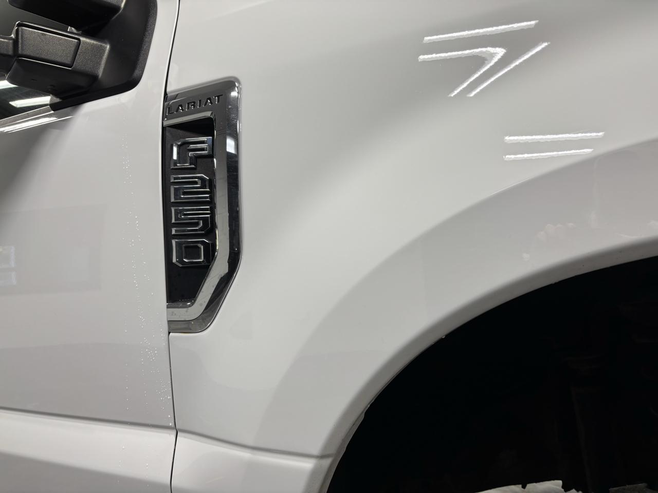 Ford Super Duty F-250 SRW Lariat 4WD Crew Cab 8' Box 2019