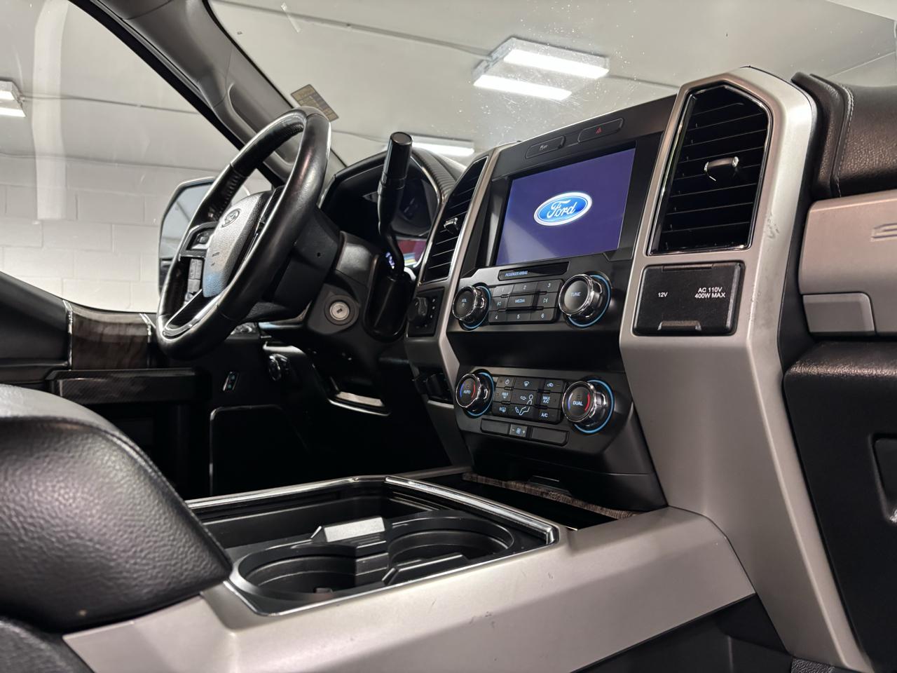 Ford Super Duty F-250 SRW Lariat 4WD Crew Cab 8' Box 2019