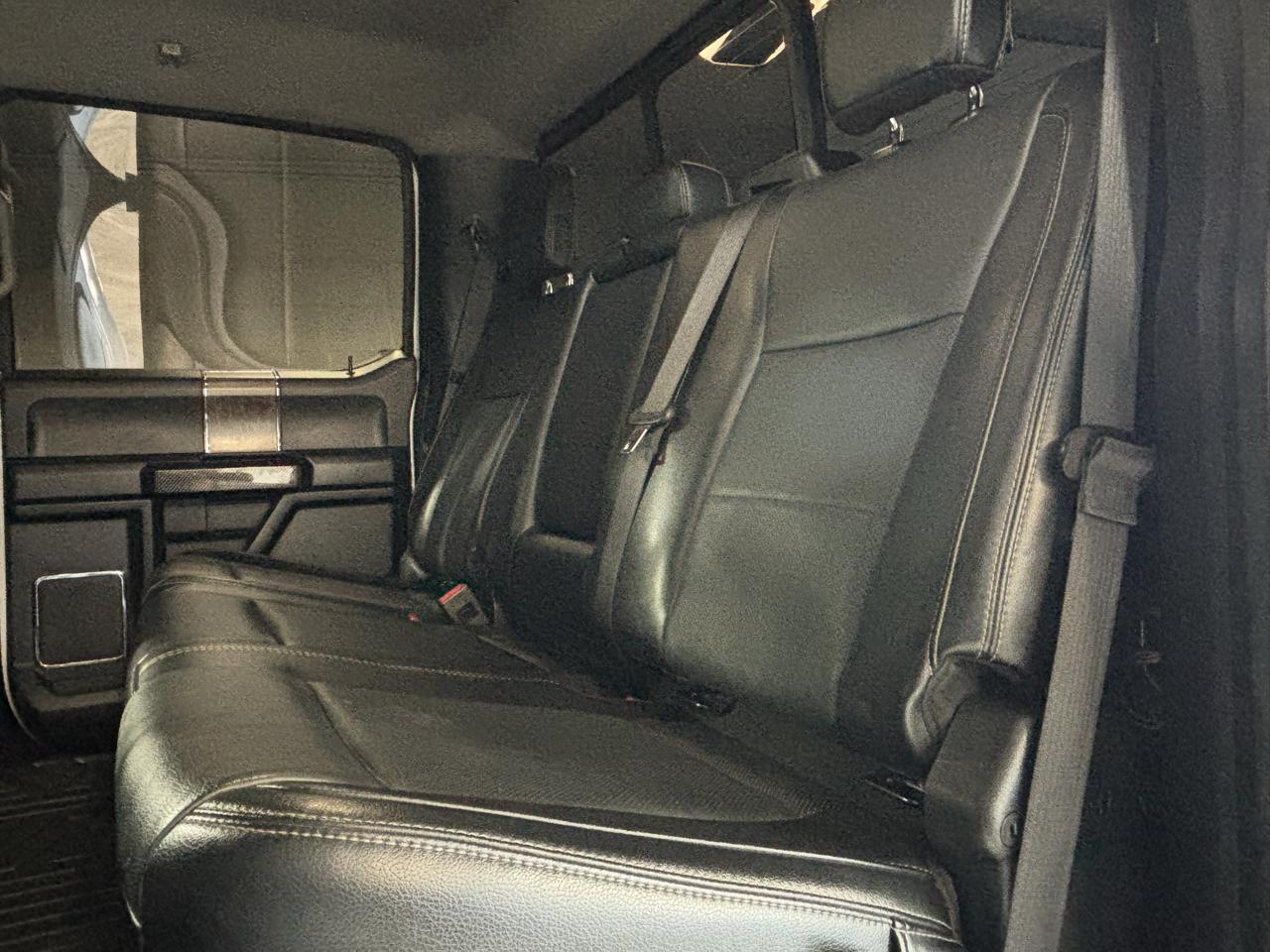 Ford Super Duty F-250 SRW Lariat 4WD Crew Cab 8' Box 2019