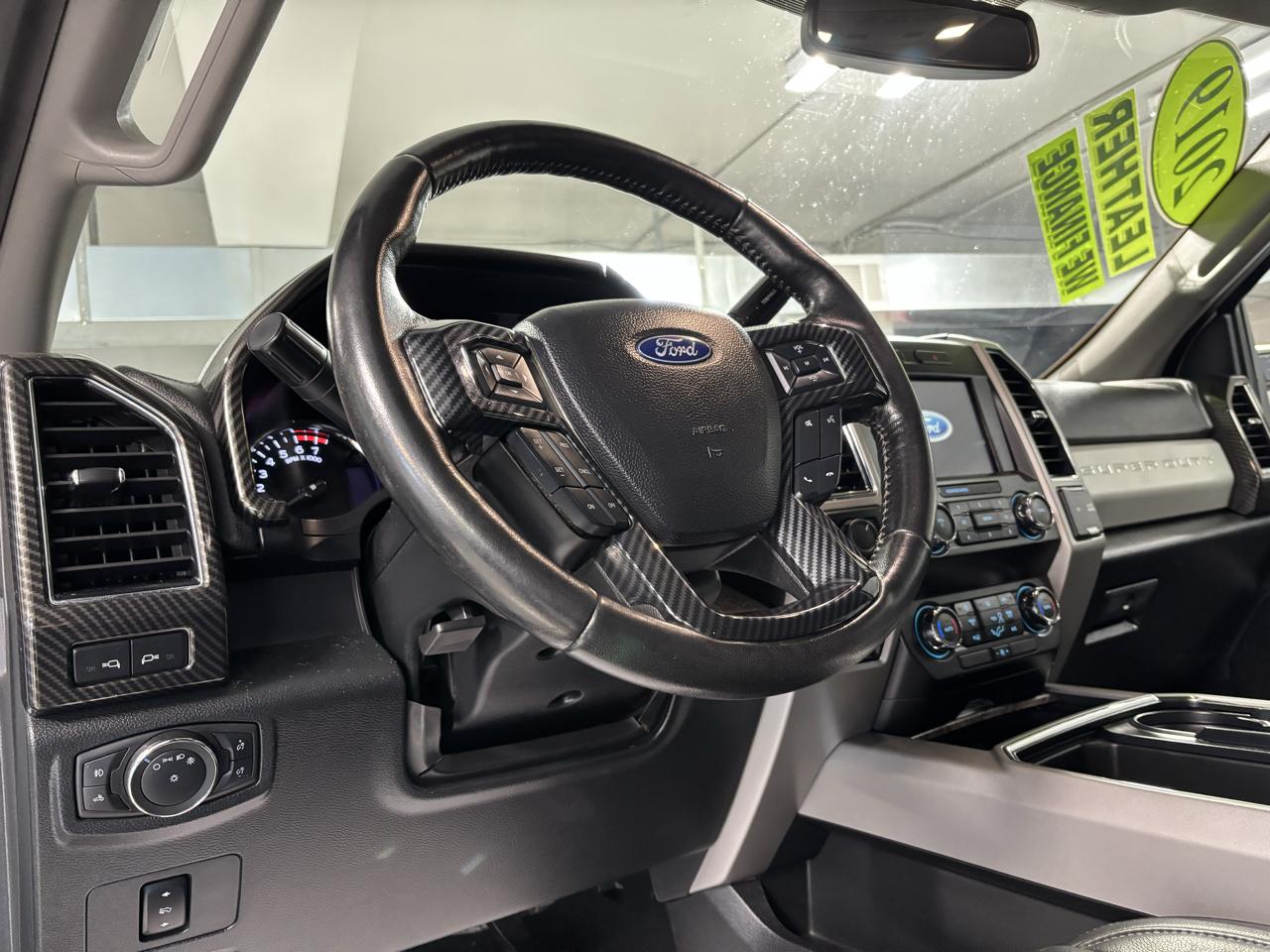 Ford Super Duty F-250 SRW Lariat 4WD Crew Cab 8' Box 2019