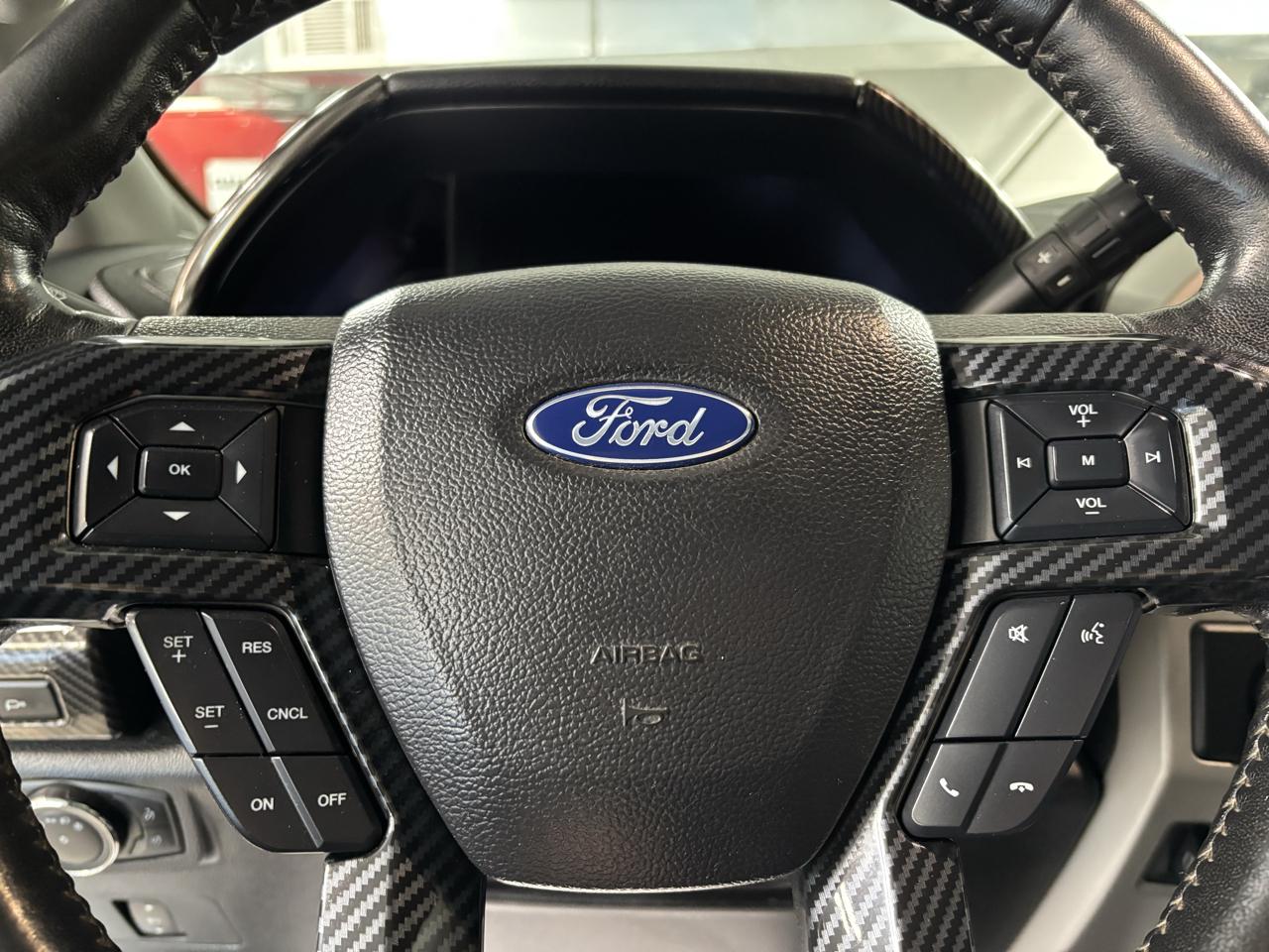 Ford Super Duty F-250 SRW Lariat 4WD Crew Cab 8' Box 2019
