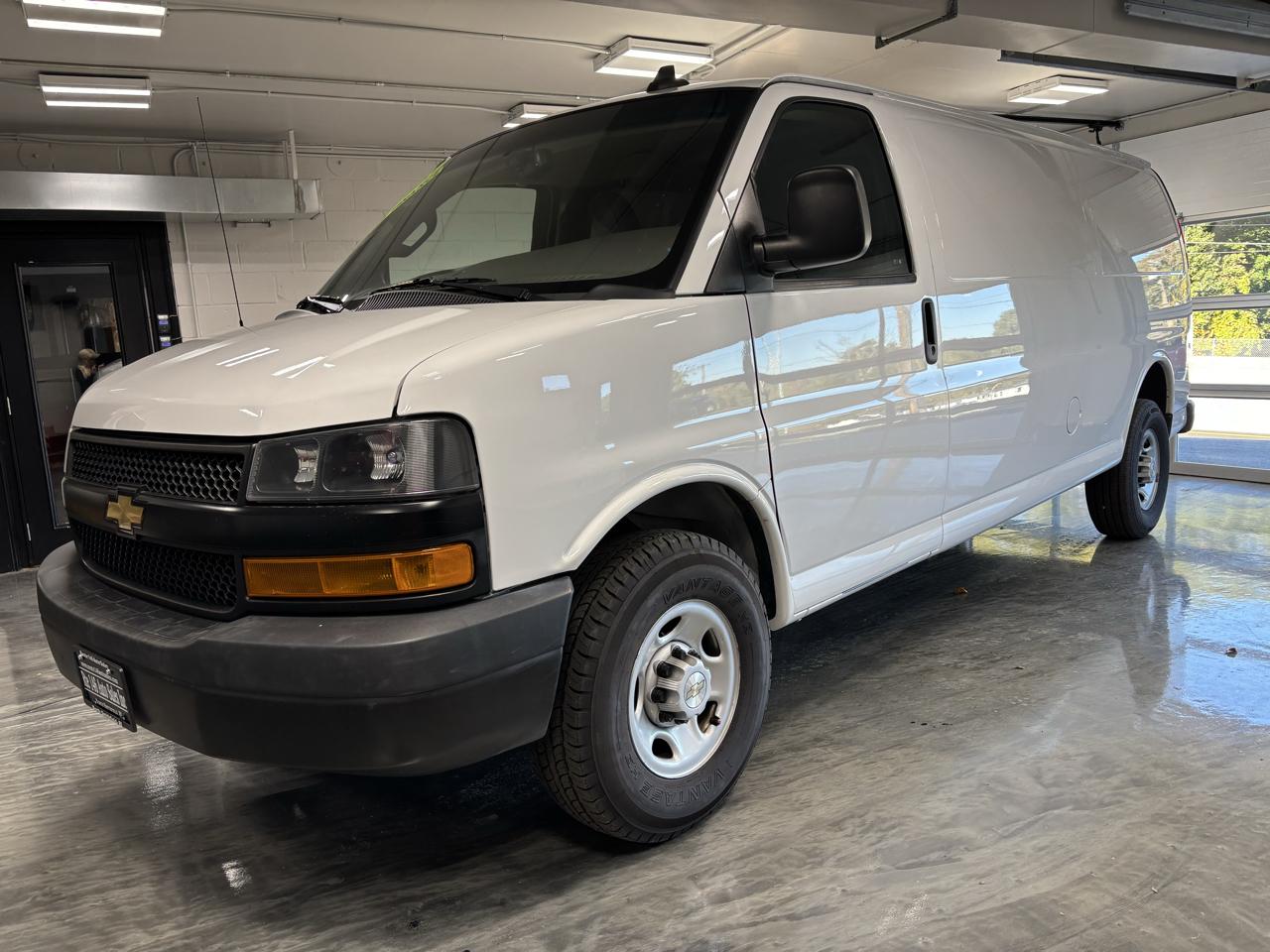 Chevrolet Express Cargo Van RWD 2500 155" 2023