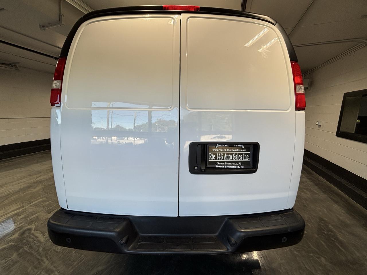 Chevrolet Express Cargo Van RWD 2500 155" 2023