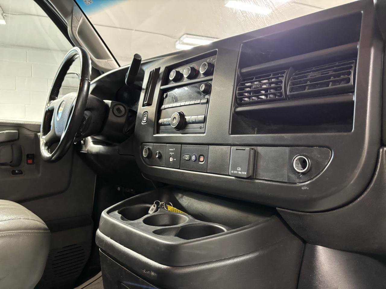 Chevrolet Express Cargo Van RWD 2500 155" 2023