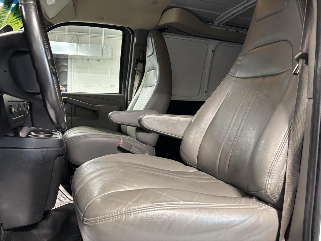 Chevrolet Express Cargo Van RWD 2500 155" 2023