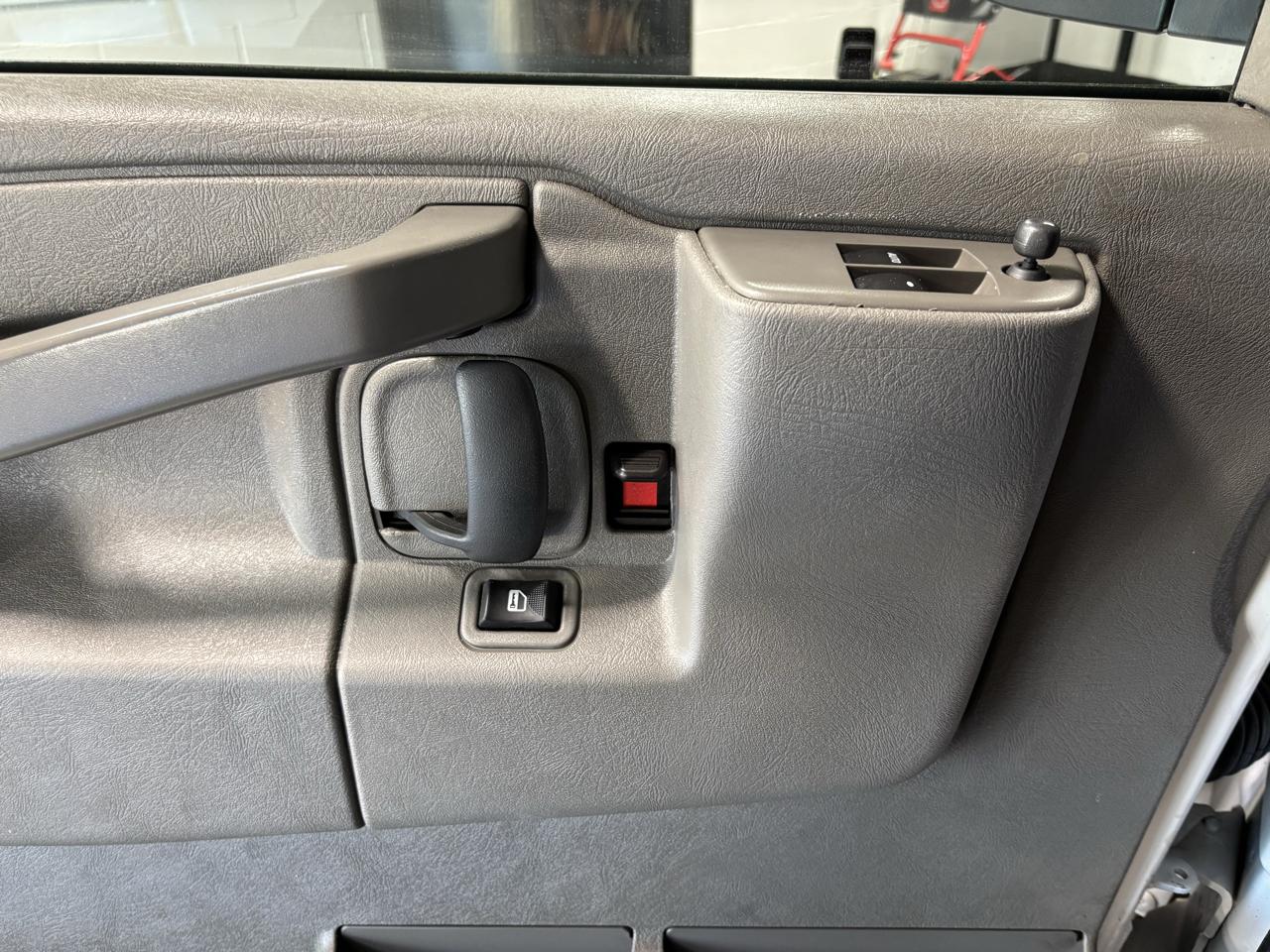Chevrolet Express Cargo Van RWD 2500 155" 2023