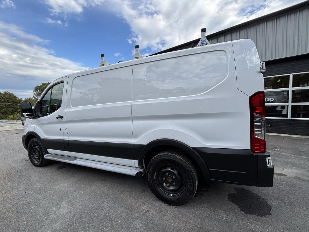 Ford Transit Cargo Van T-250 130" Low Rf 9070 GVWR RWD 2021