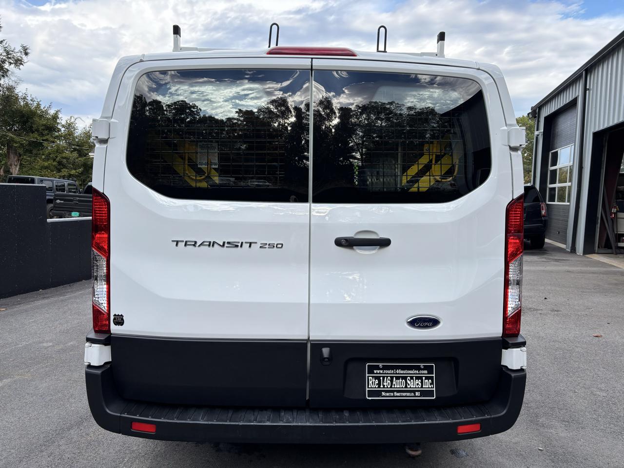 Ford Transit Cargo Van T-250 130" Low Rf 9070 GVWR RWD 2021