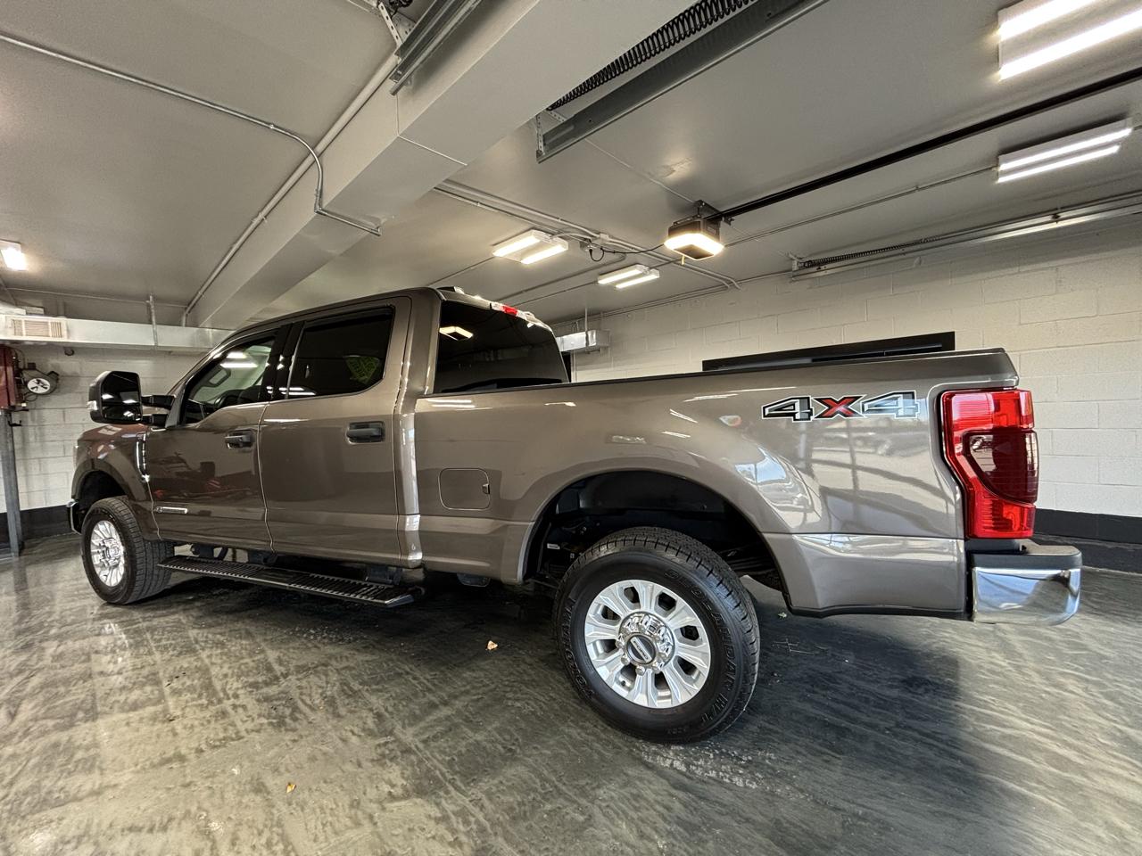 Ford Super Duty F-350 SRW  2022
