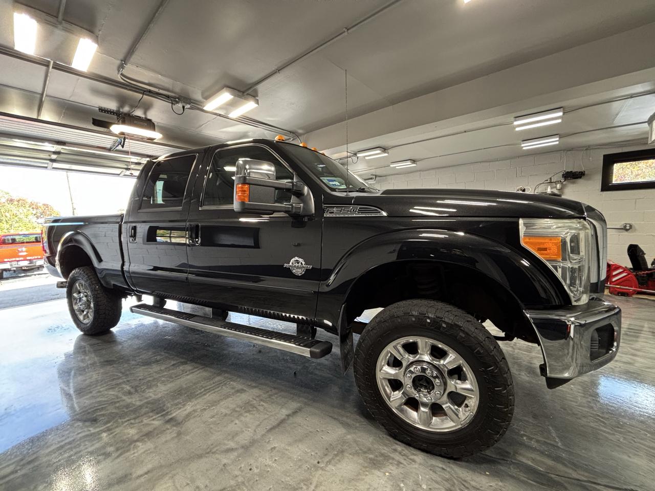 Ford Super Duty F-350 SRW 4WD Crew Cab 156" Lariat 2011