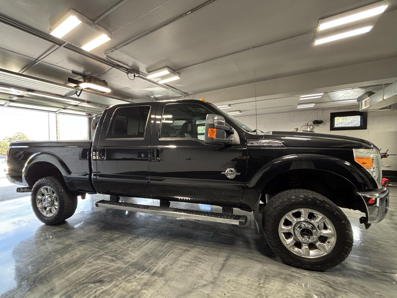 Ford Super Duty F-350 SRW 4WD Crew Cab 156" Lariat 2011