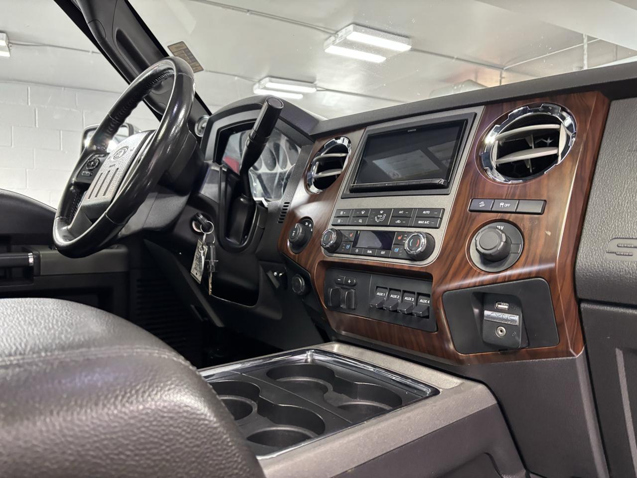 Ford Super Duty F-350 SRW 4WD Crew Cab 156" Lariat 2011