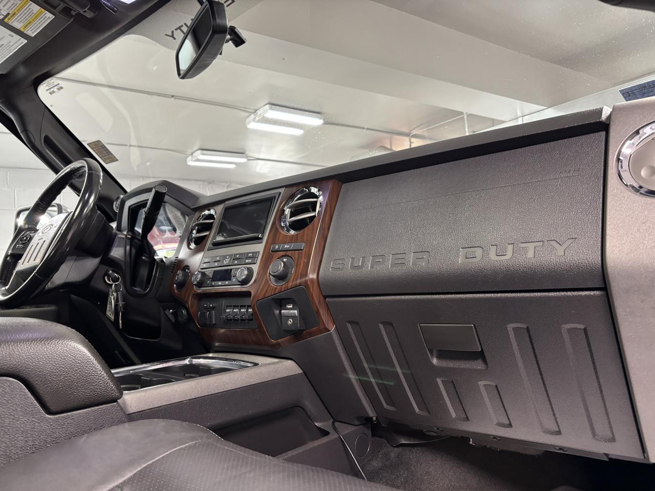 Ford Super Duty F-350 SRW 4WD Crew Cab 156" Lariat 2011