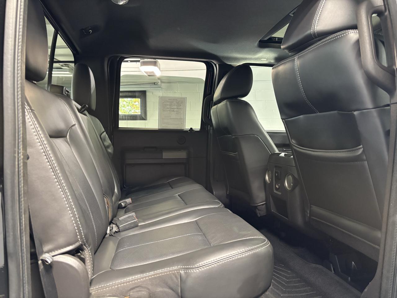 Ford Super Duty F-350 SRW 4WD Crew Cab 156" Lariat 2011