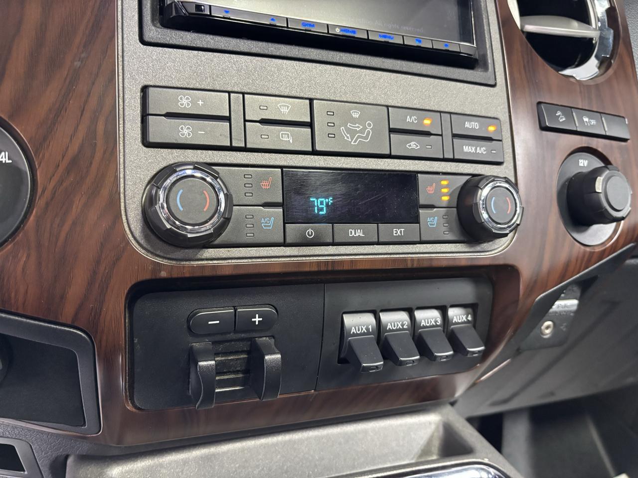 Ford Super Duty F-350 SRW 4WD Crew Cab 156" Lariat 2011