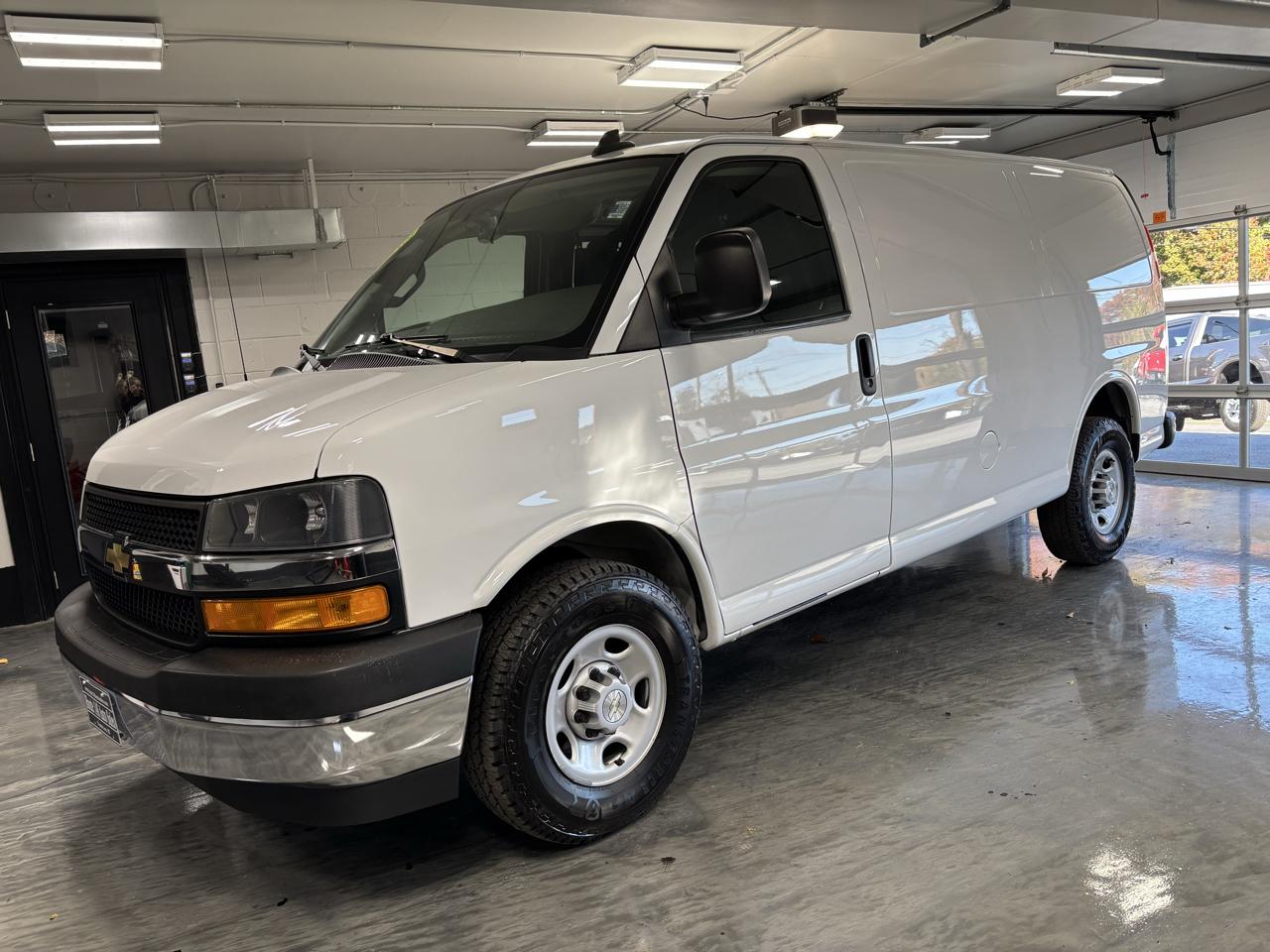 Chevrolet Express Cargo Van RWD 2500 135" 2020
