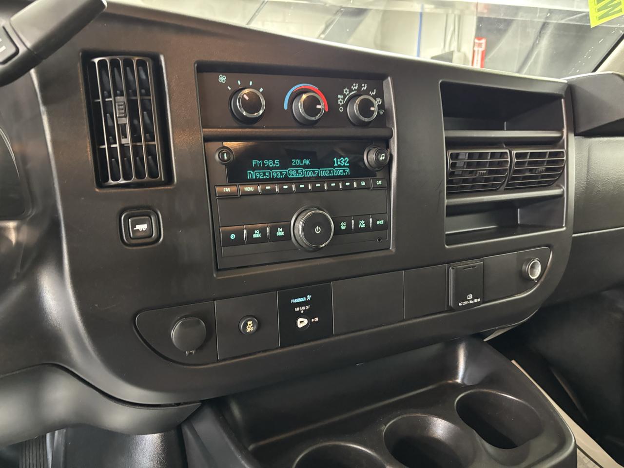 Chevrolet Express Cargo Van RWD 2500 135" 2020