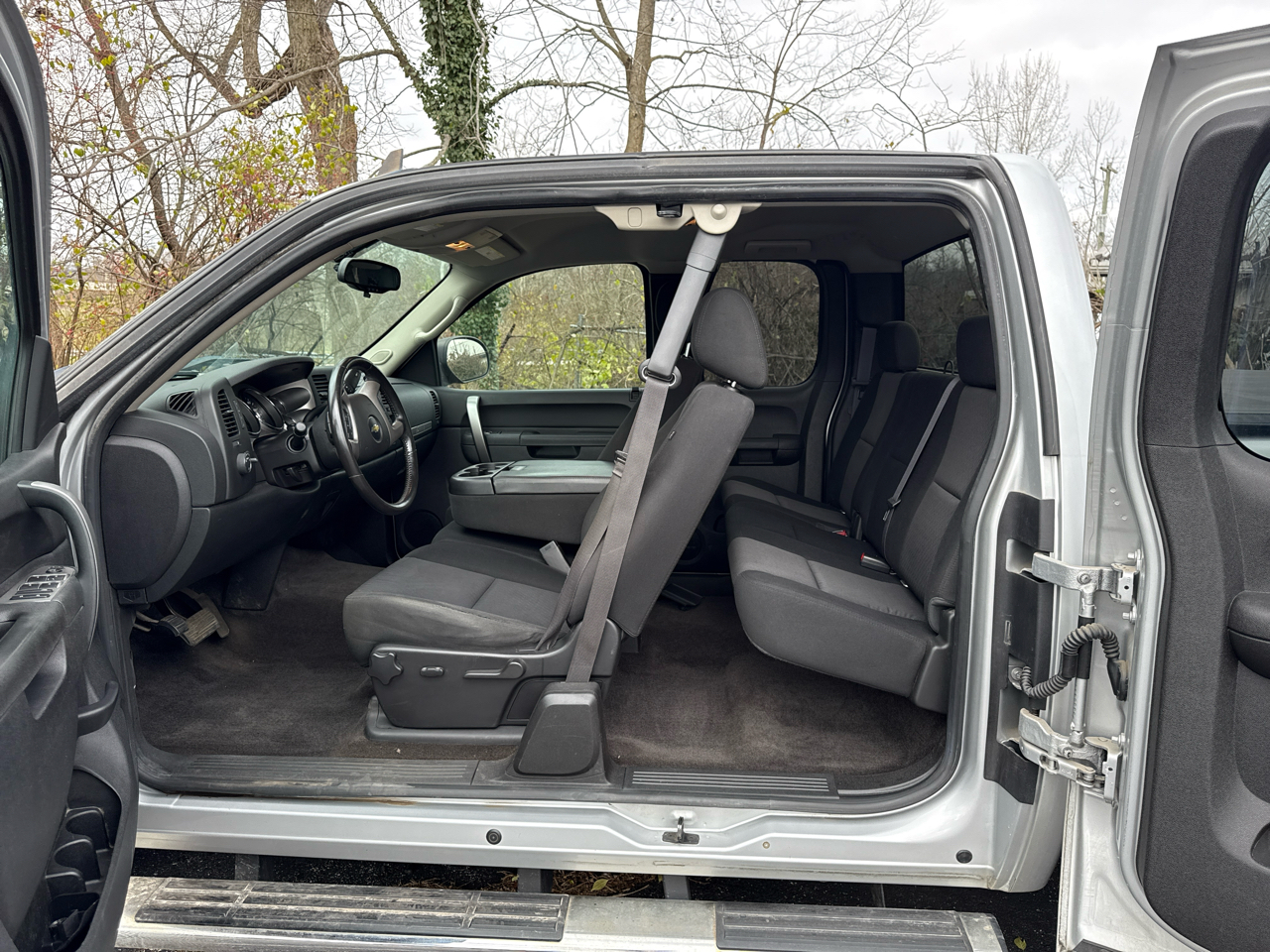 2013 Chevrolet Silverado 1500 LT photo 3