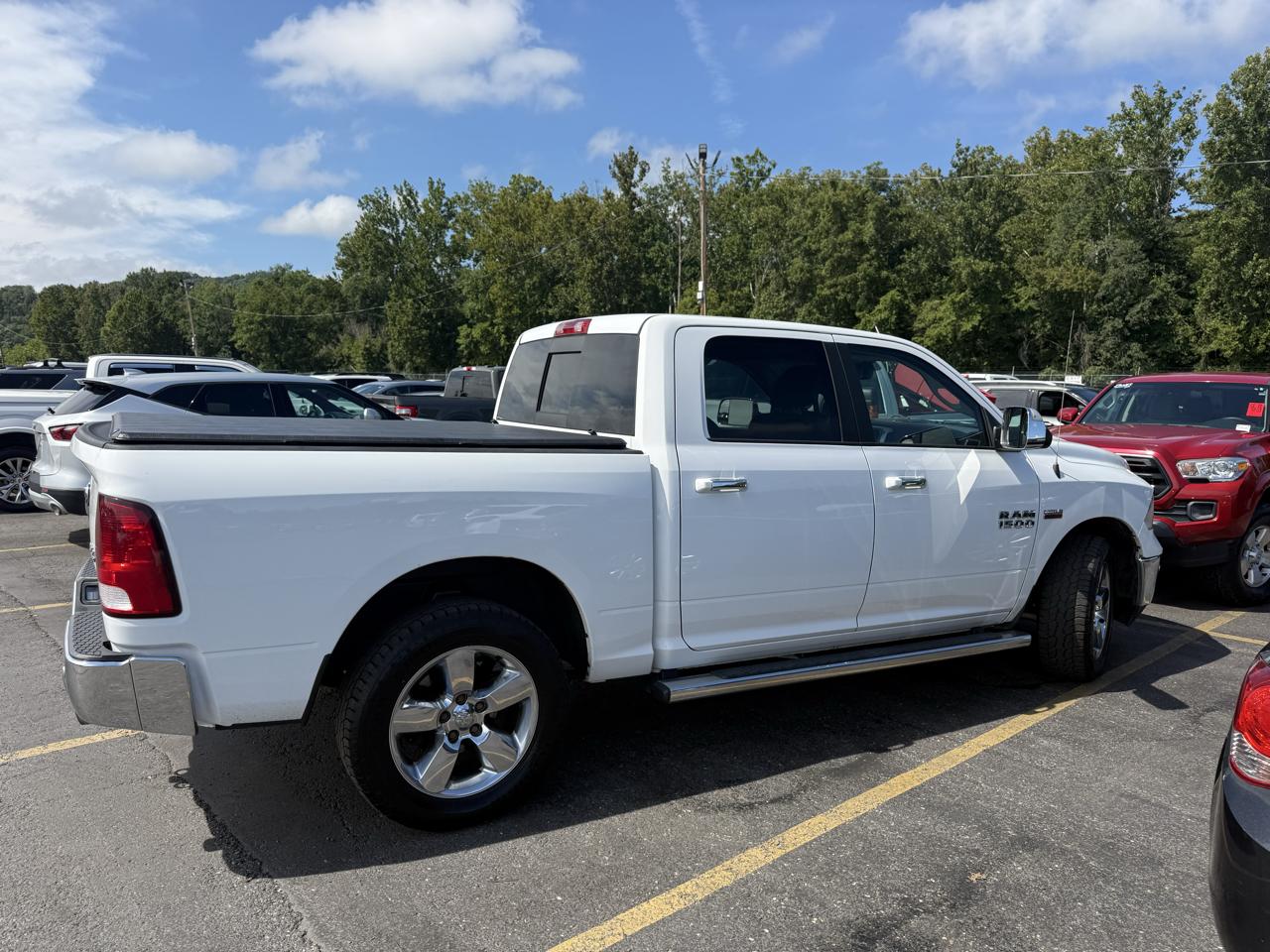 2017 RAM 1500 Big Horn/Lone Star 4x4 Crew Cab 6'4" Box