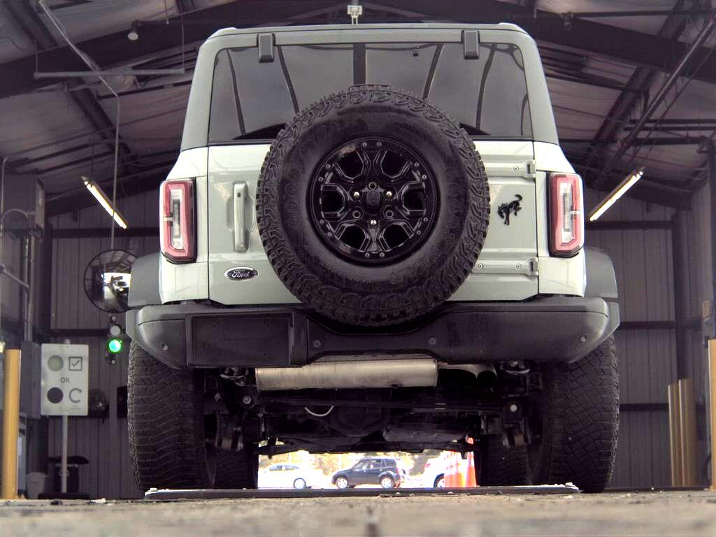 2021 Ford Bronco First Edition photo 3