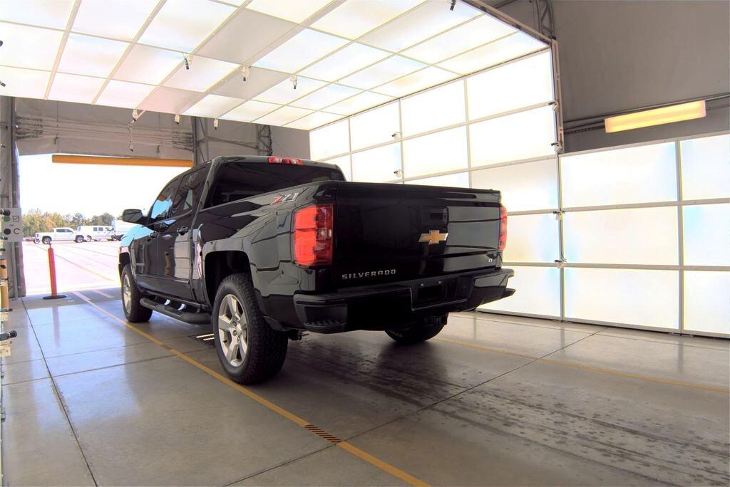 2018 Chevrolet Silverado 1500 LT photo 3
