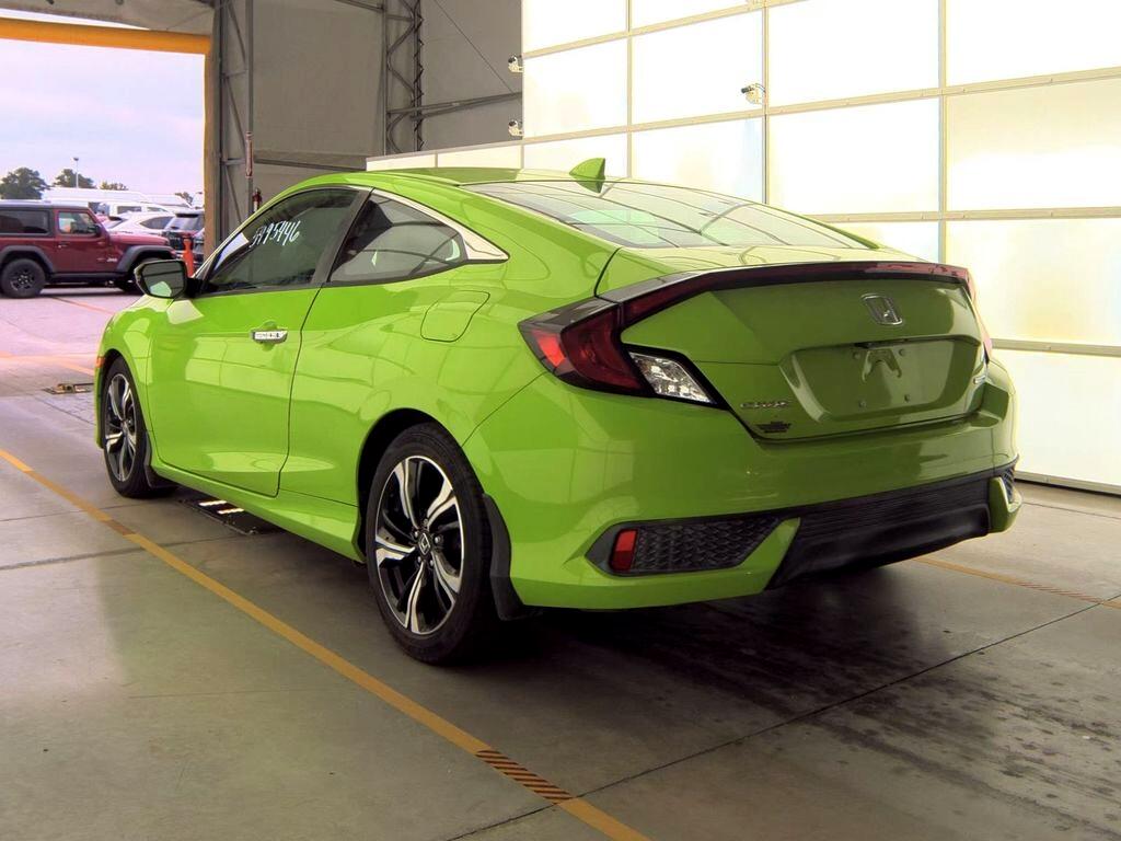 2017 Honda Civic Touring photo 4