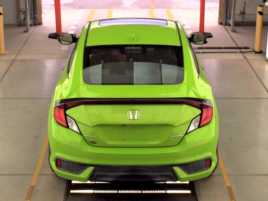 2017 Honda Civic Touring photo 5