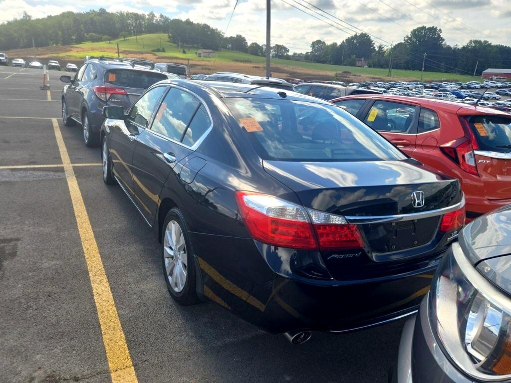2015 Honda Accord Touring photo 4
