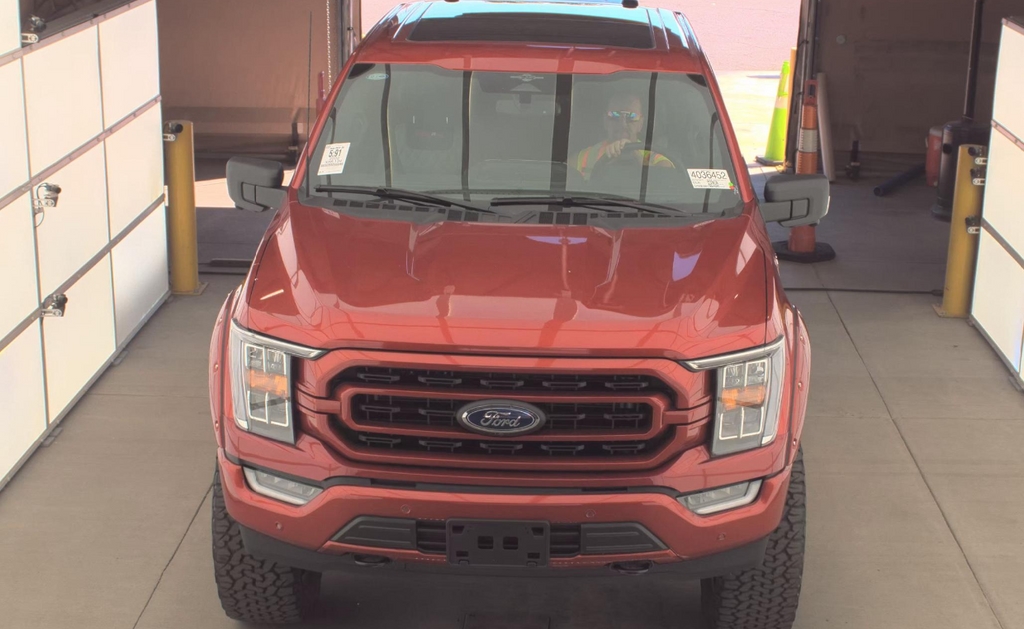 2023 Ford F-150 XLT photo 2