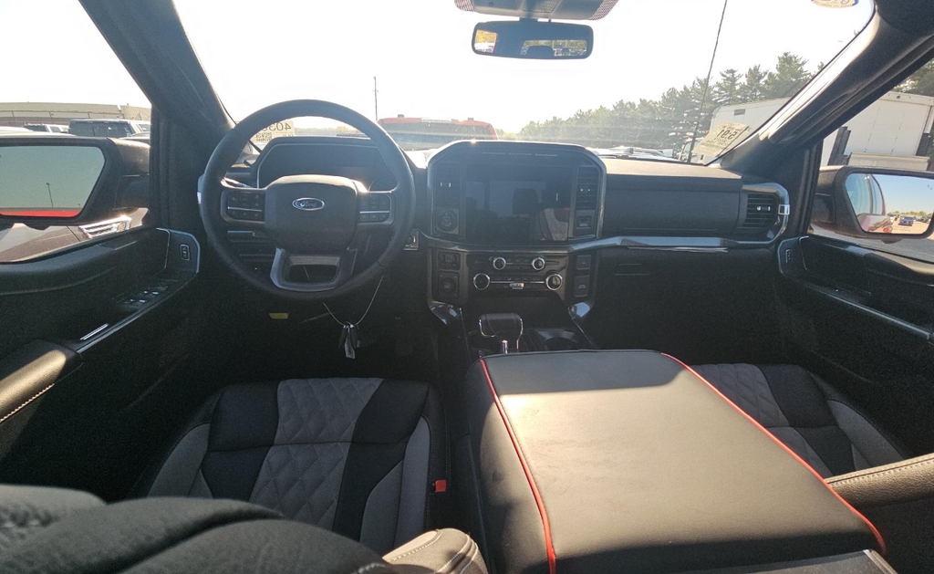 2023 Ford F-150 XLT photo 13