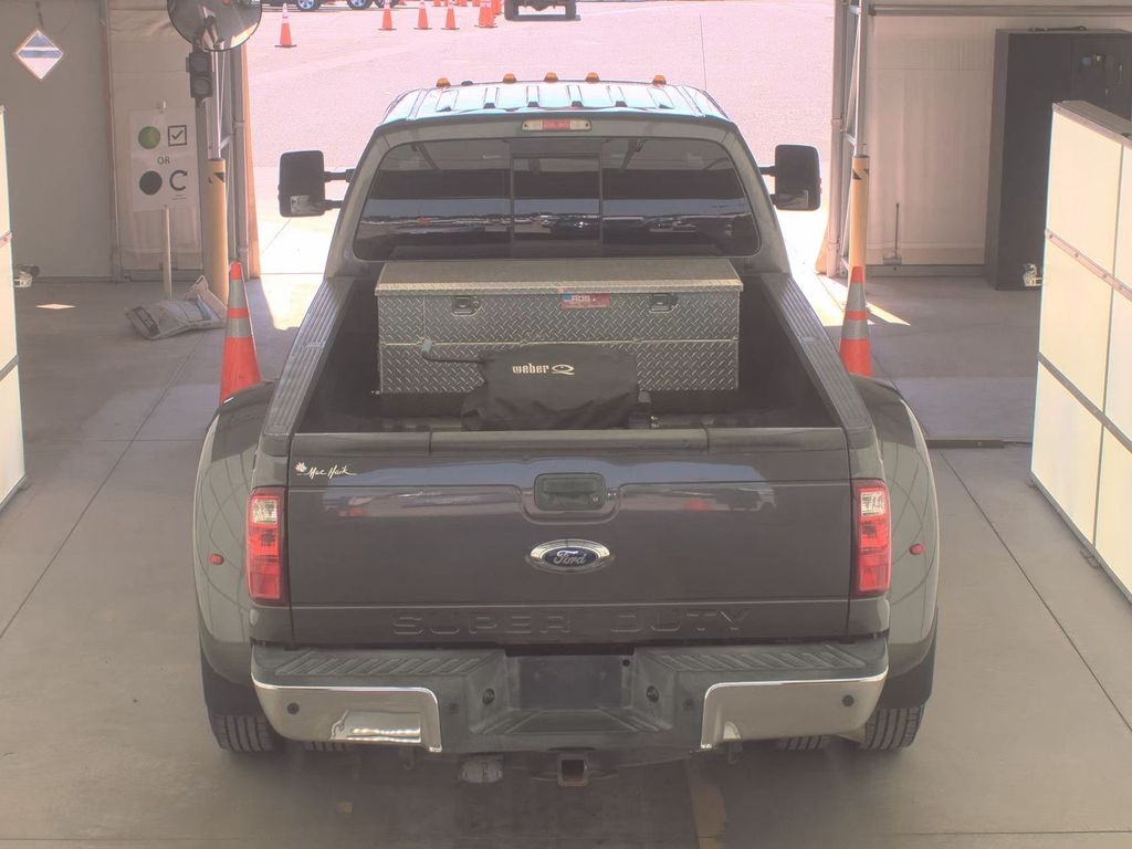 2015 Ford F-350 Lariat photo 4