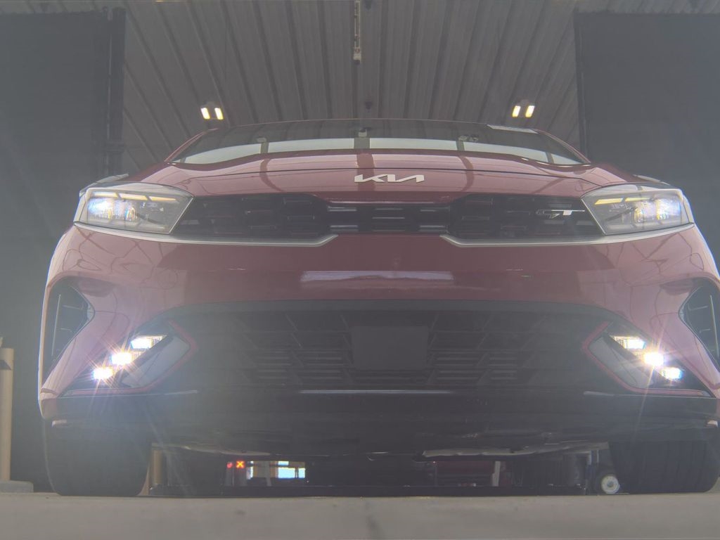 2023 Kia Forte GT photo 3