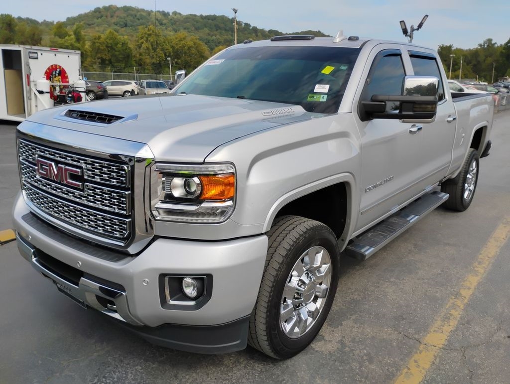 2018 Gmc Sierra 2500 HD Denali photo 2
