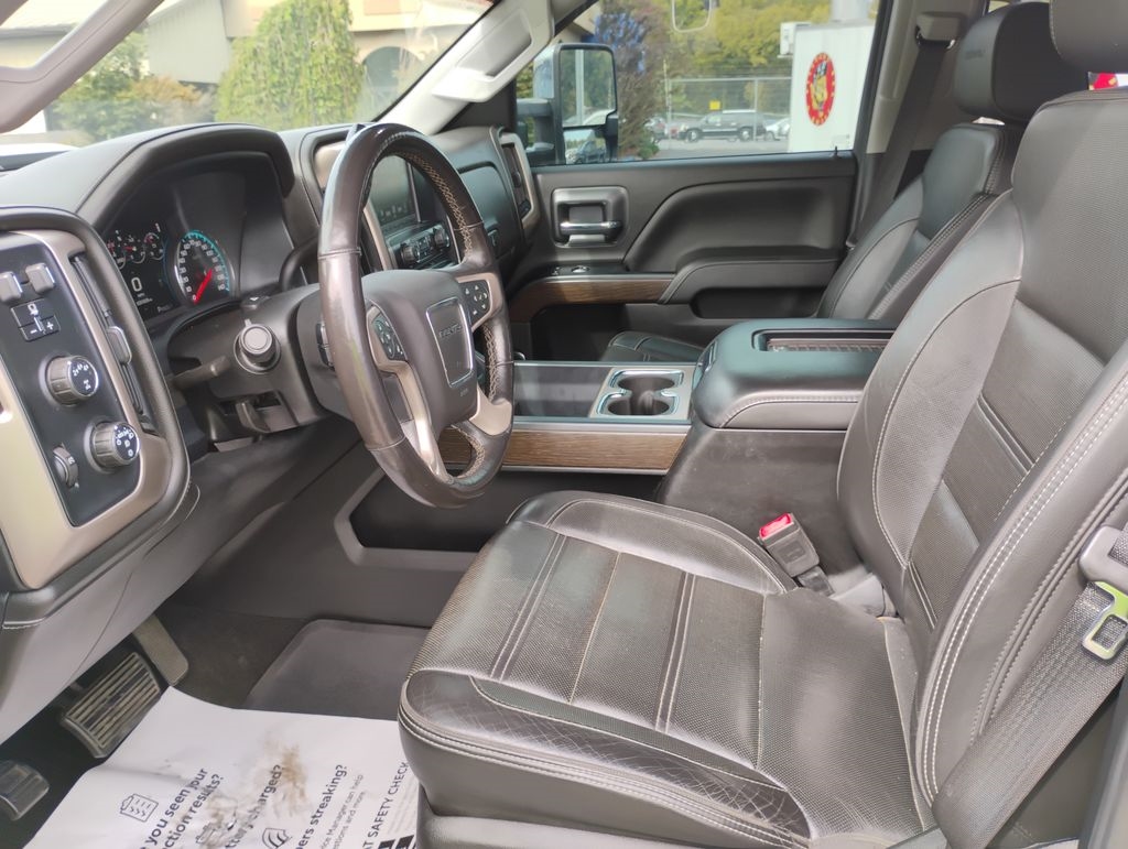 2018 Gmc Sierra 2500 HD Denali photo 3