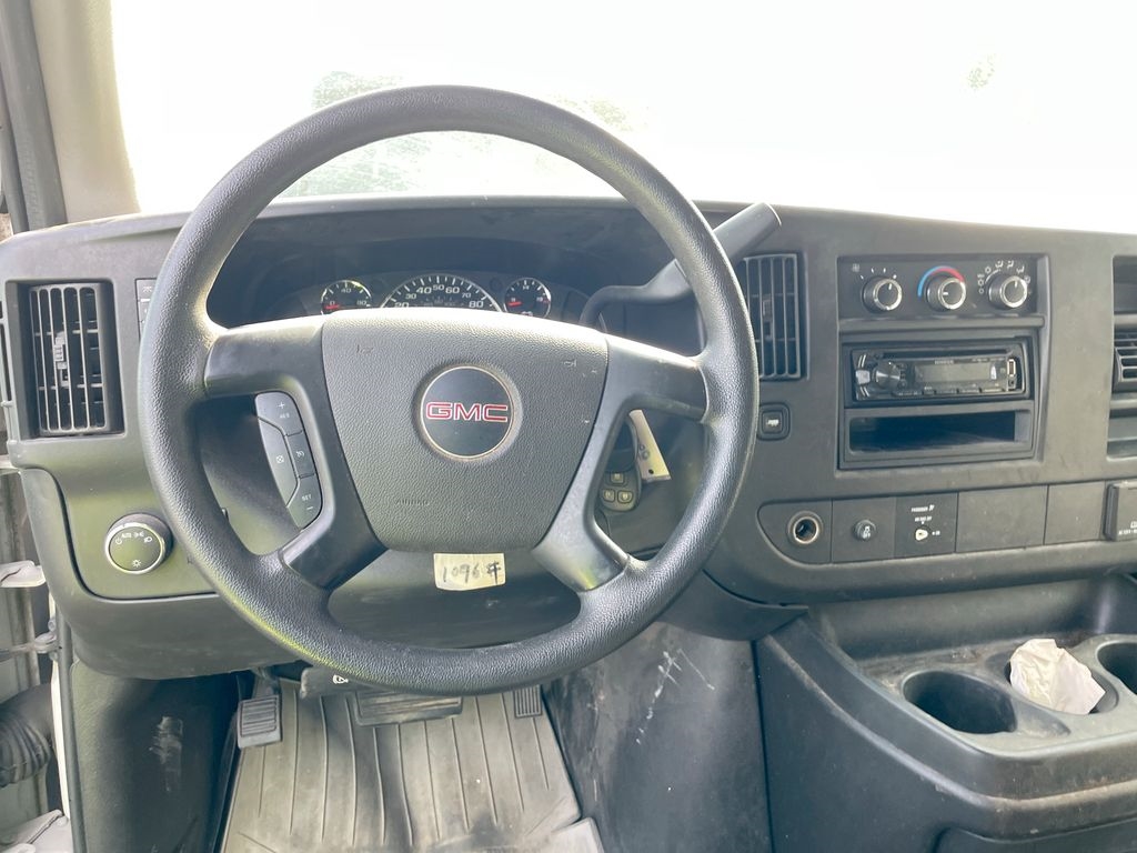 2015 Gmc Savana photo 3