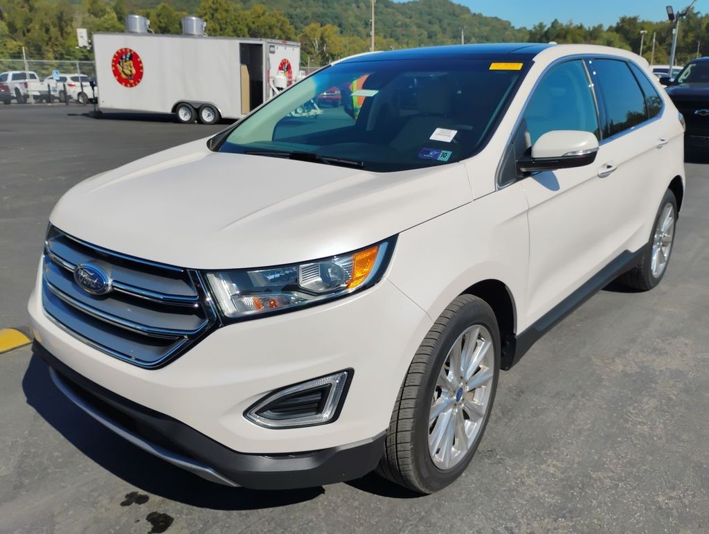 2018 Ford Edge Titanium photo 2