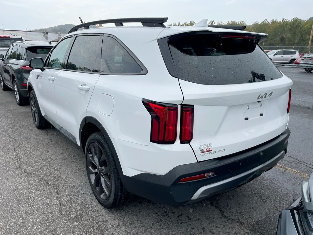 2023 Kia Sorento X-Line SX Prestige photo 2