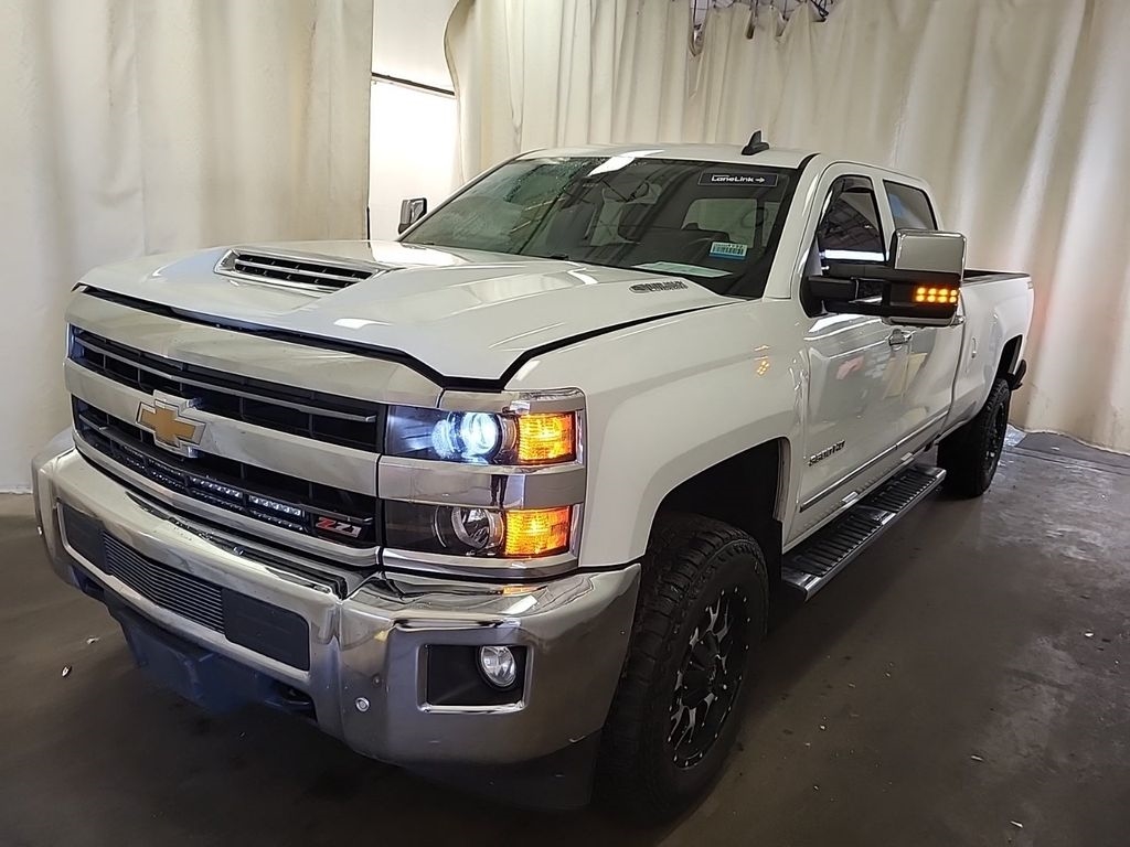 2019 Chevrolet Silverado 3500HD LTZ photo 2