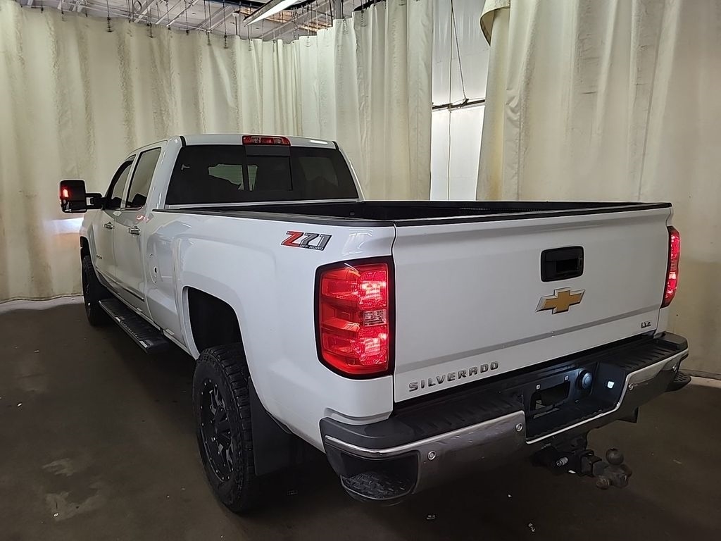 2019 Chevrolet Silverado 3500HD LTZ photo 3
