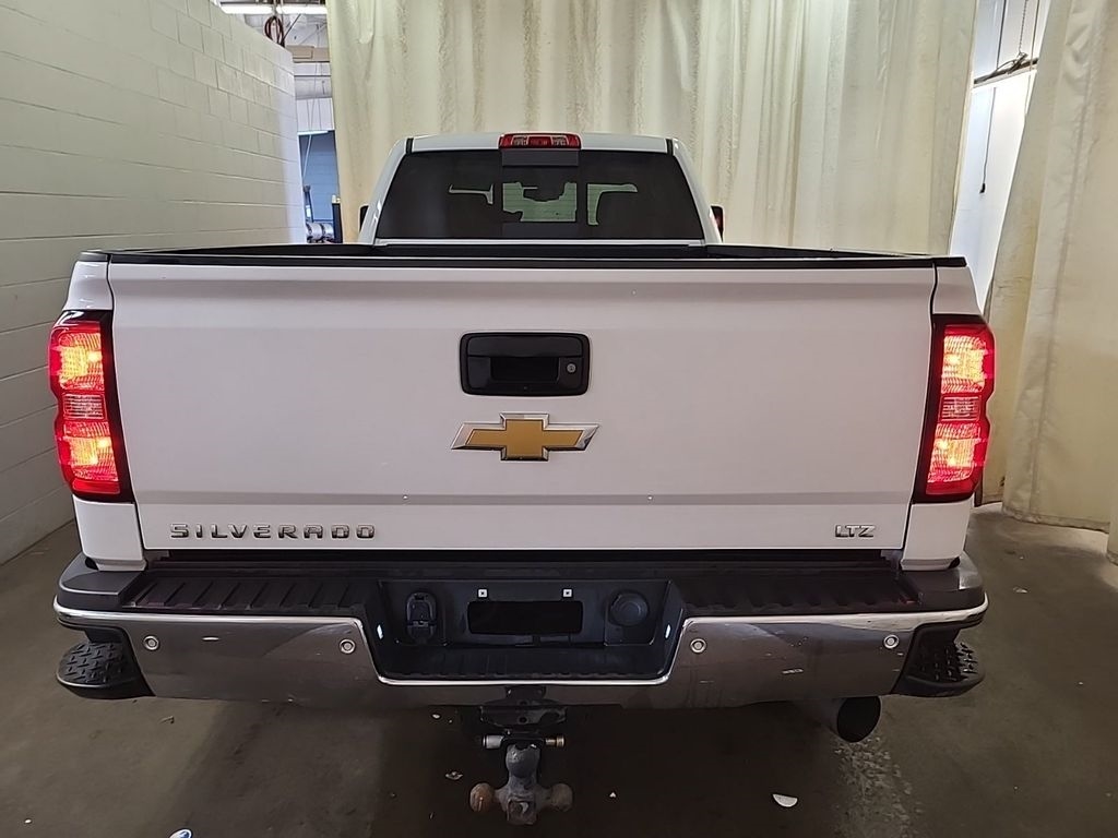 2019 Chevrolet Silverado 3500HD LTZ photo 4