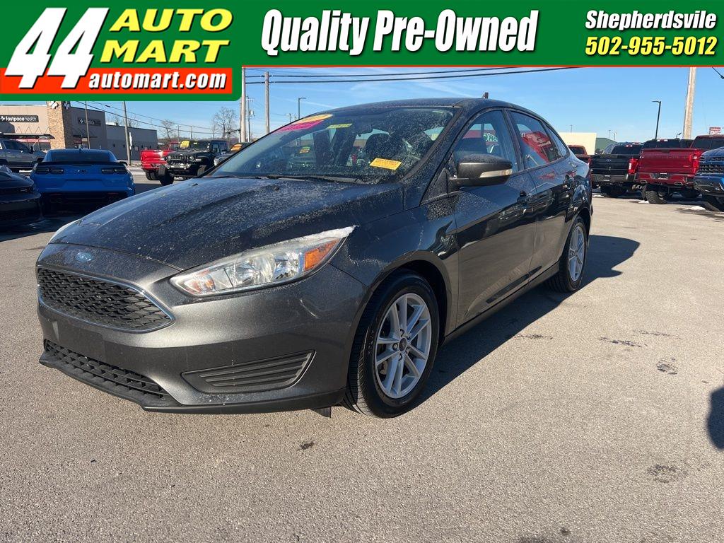 2017 Ford Focus SE's photo
