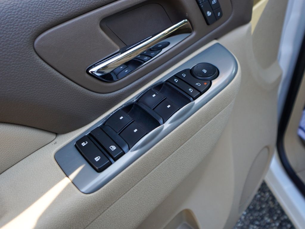 Chevrolet Tahoe  2011