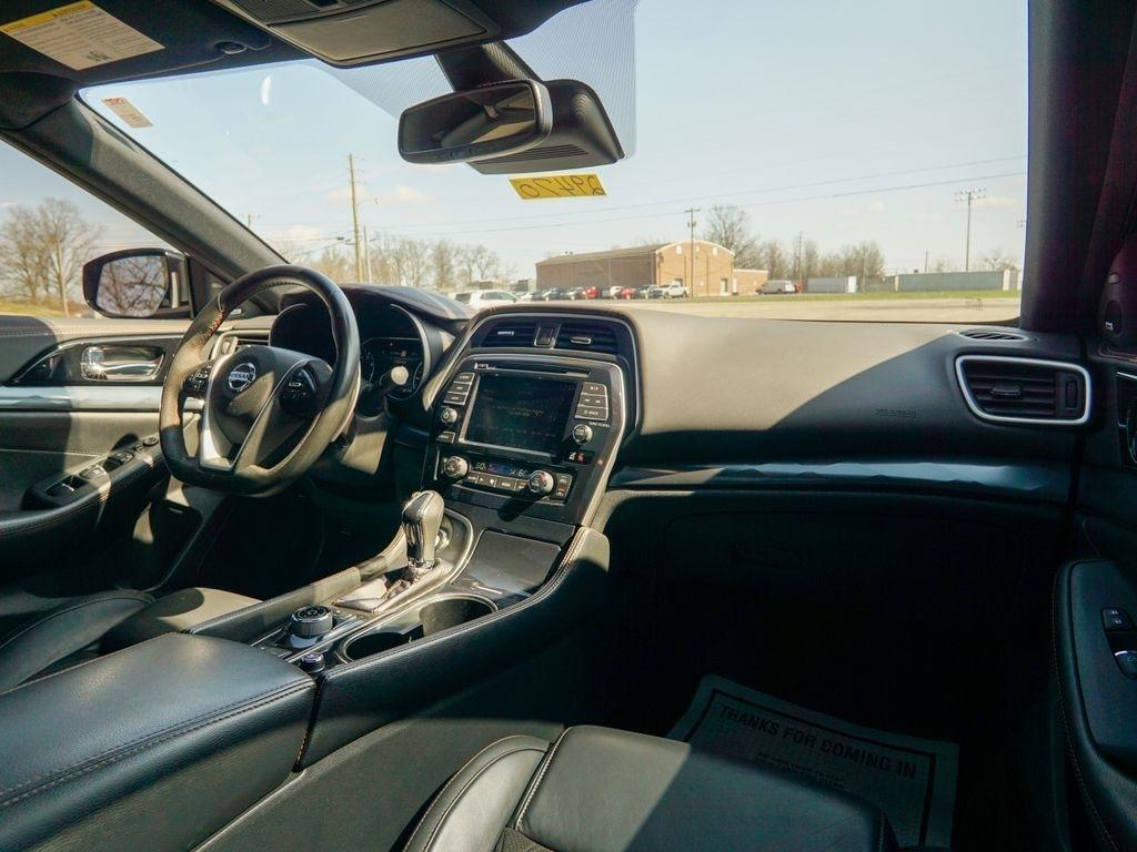 Nissan Maxima  2020