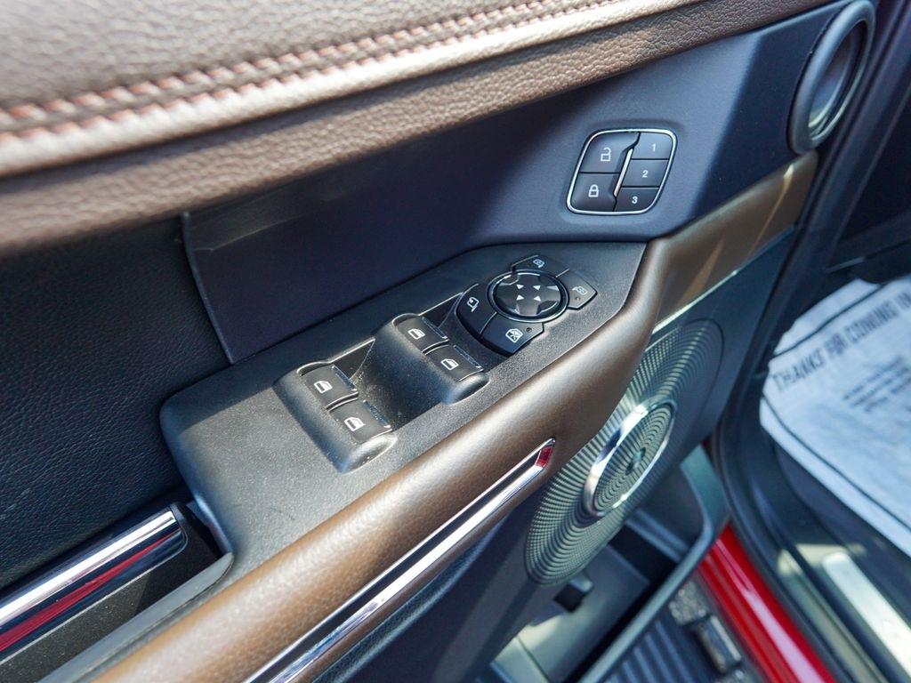 Ford Expedition  2021