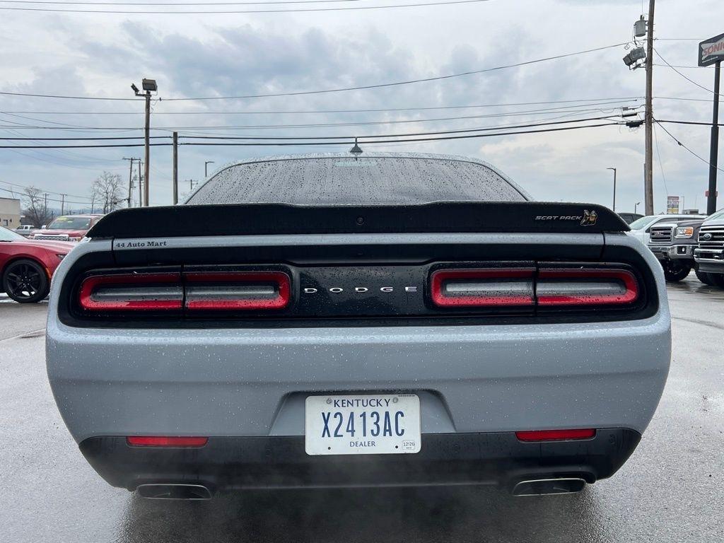 Dodge Challenger  2022