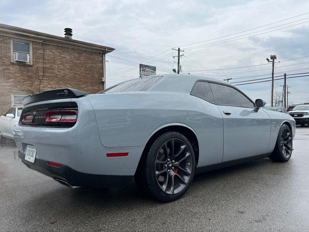Dodge Challenger  2022