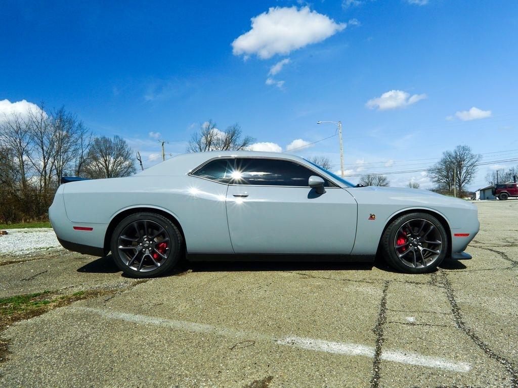 Dodge Challenger  2022