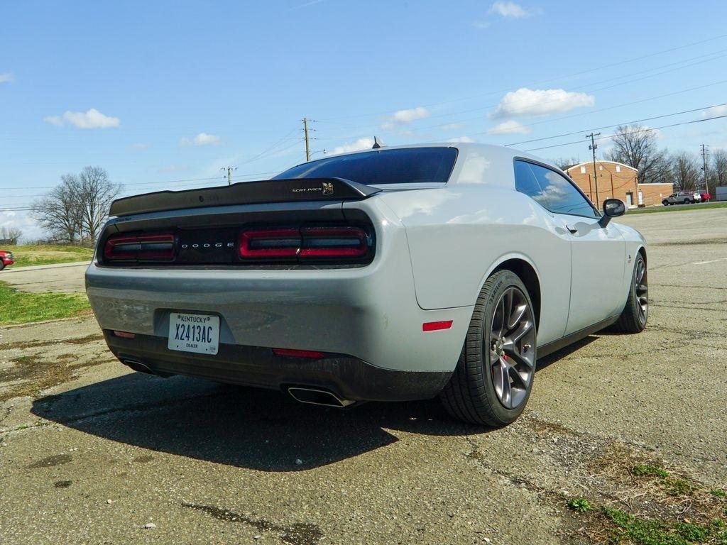 Dodge Challenger  2022