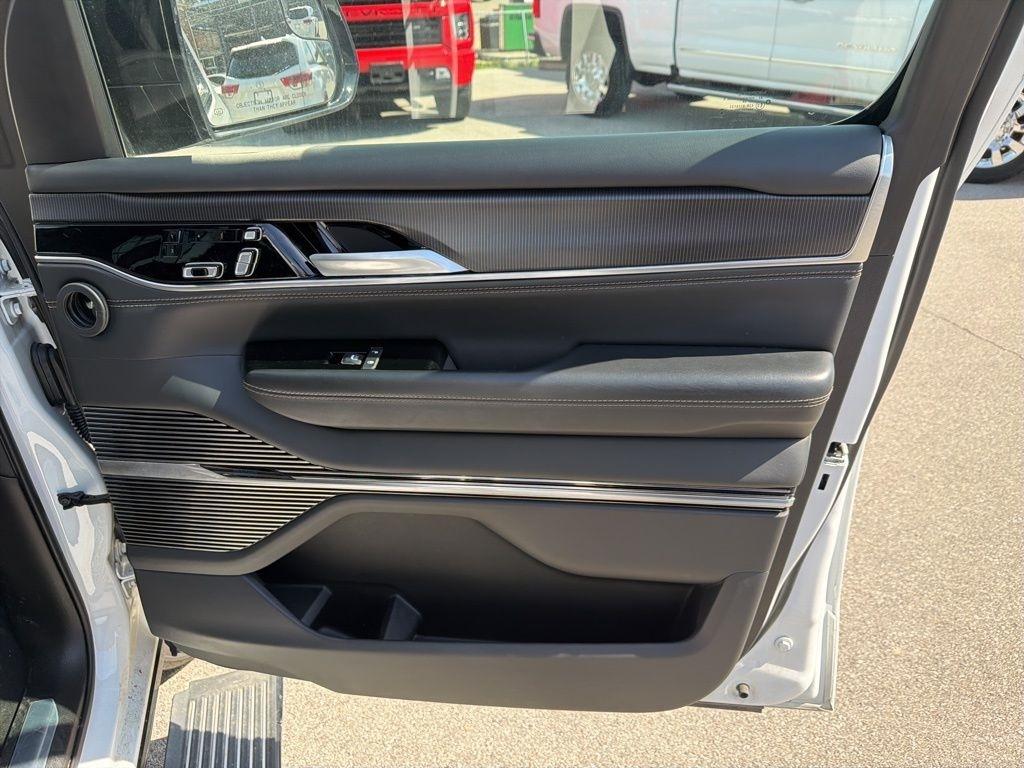 Jeep Grand Wagoneer  2024