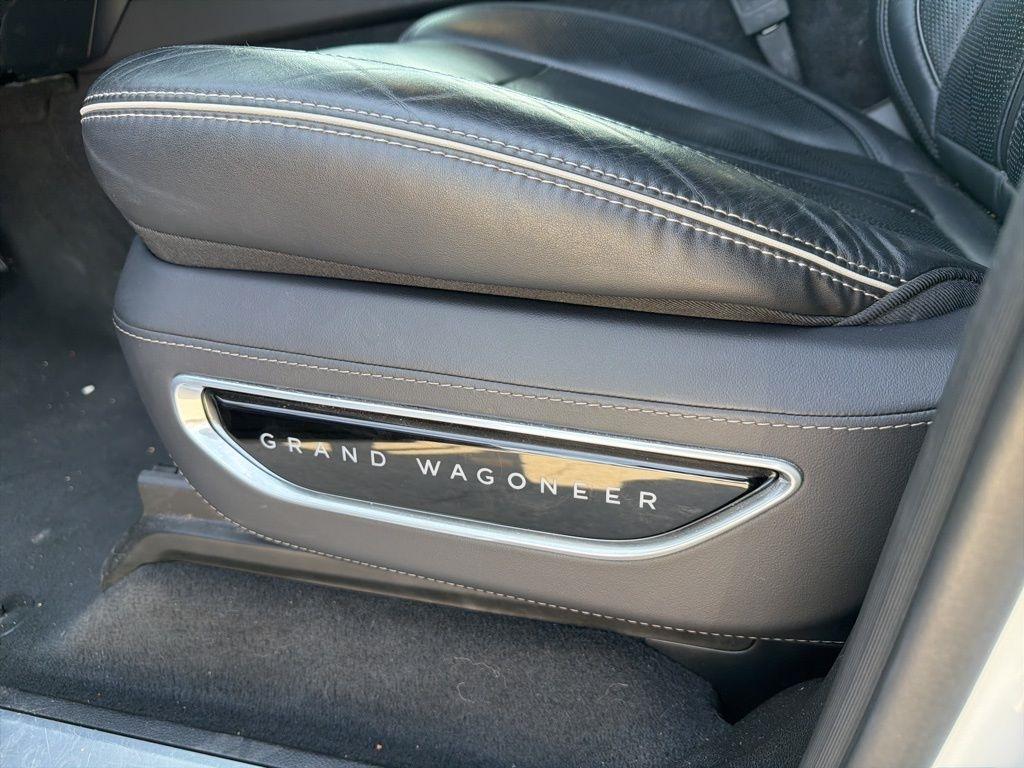 Jeep Grand Wagoneer  2024